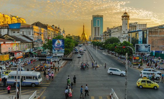 म्याँमार: सैन्य नेतृत्व के साए में चुनाव से पहले, हिंसा व दमनपूर्ण माहौल पर चेतावनी